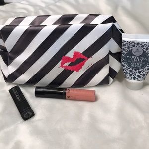Cosmetic bag
